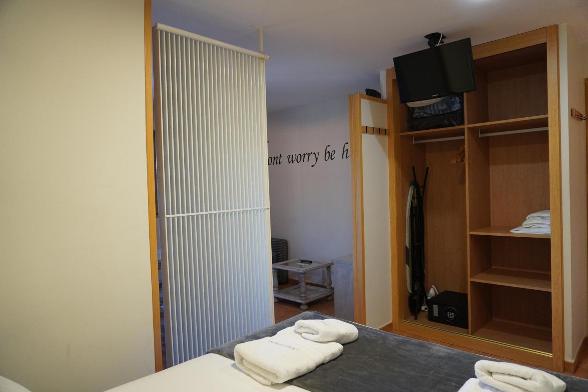 Apartamentos Casa Domenc Aren Bagian luar foto